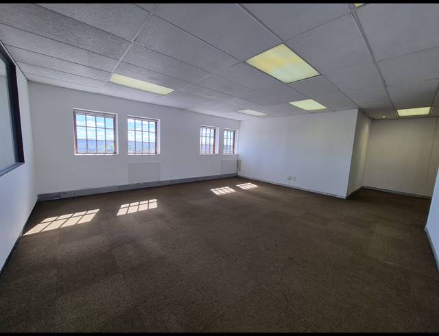 149M² OFFICE TO LET IN PARKMORE